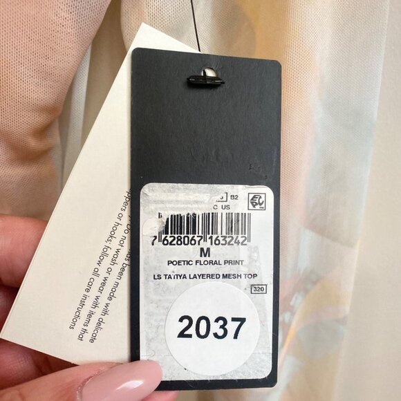 NWT GUESS Tatiya Layered Mesh Top, size Medium - Picture 7 of 11